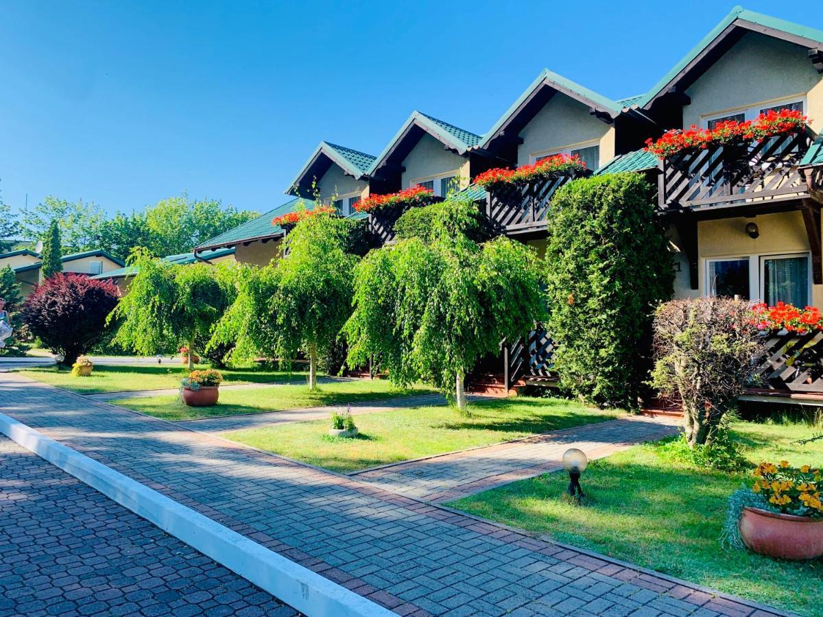 Roza Wiatrow Hotell Władysławowo Exteriör bild